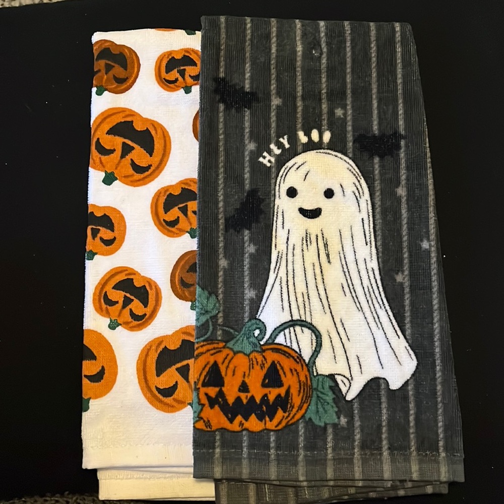 Set of 2 Halloween kitchen towels